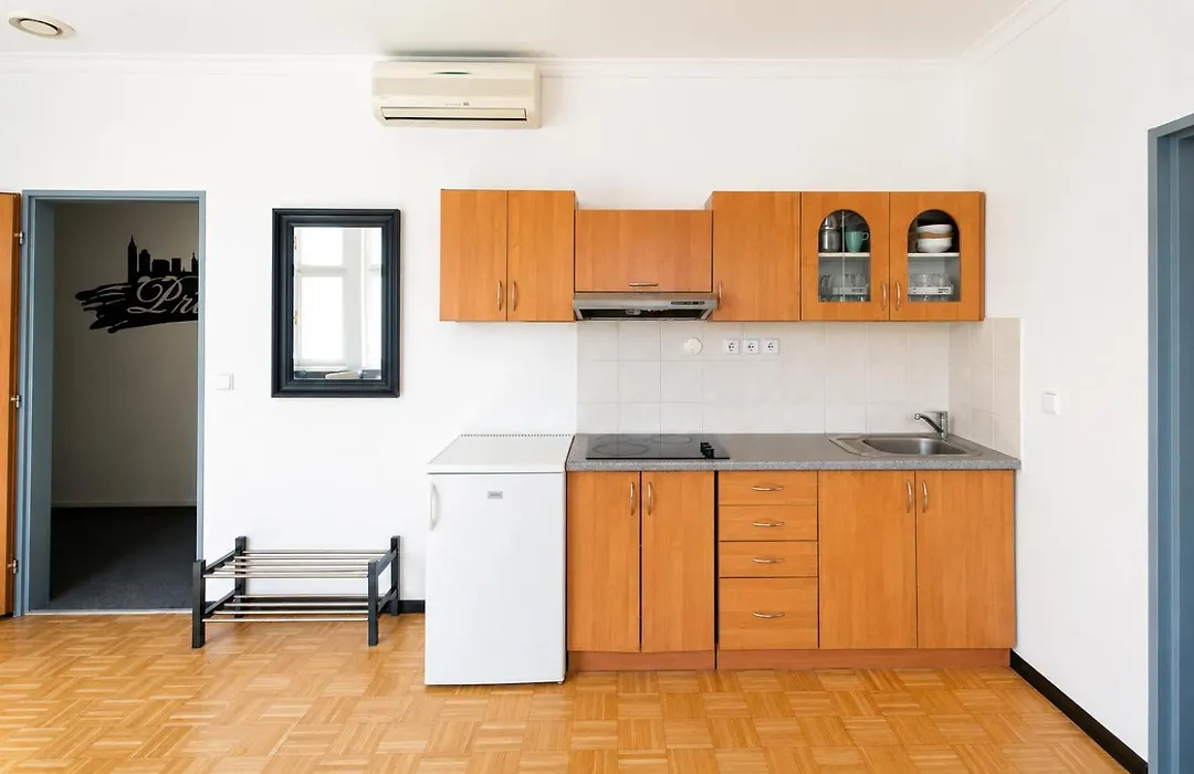 Hostel V38-1
